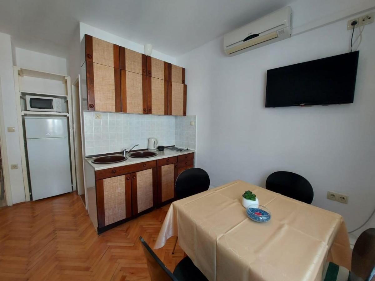 Apartments By The Sea Duce, Omis - 2731 ドゥギ・ラット エクステリア 写真